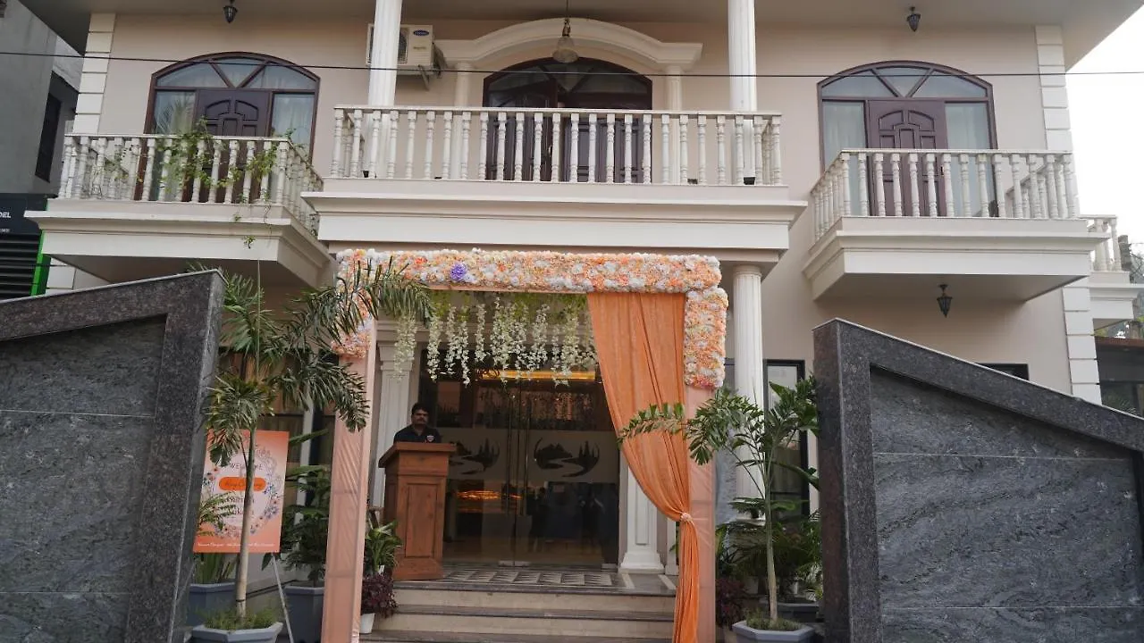 ***  Hotel Rio Benaras Varanasi India